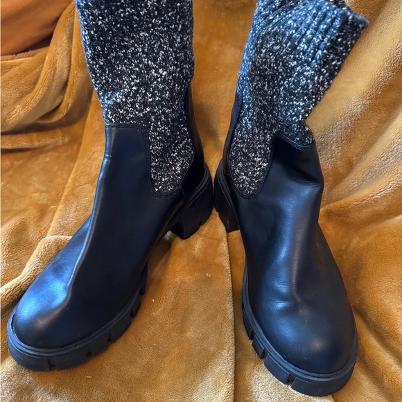 Chunky heel booties with sock ankle - Picture 2 of 3